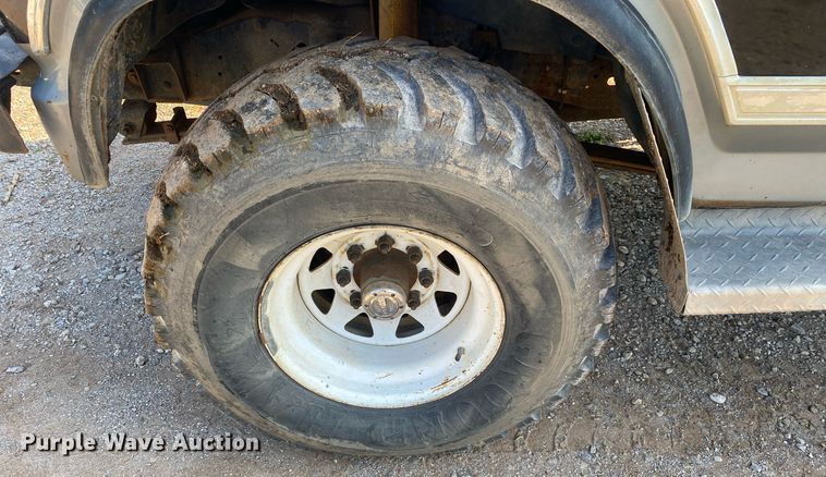 image for item DI7810 1986 Ford F250  bale bed pickup truck