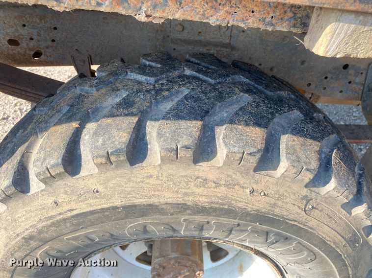 image for item DI7810 1986 Ford F250  bale bed pickup truck