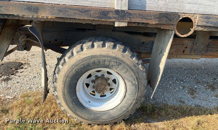 image for item DI7810 1986 Ford F250  bale bed pickup truck