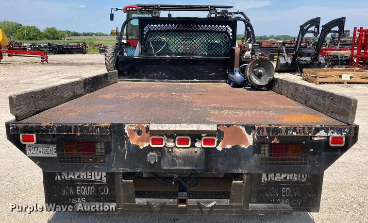 image for item DJ6162 2005 GMC Sierra 3500  flatbed pickup truck