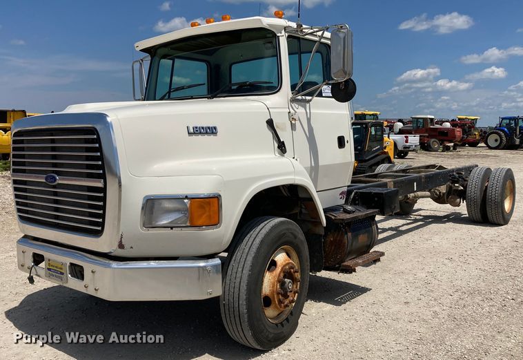 image for item DJ6163 1996 Ford LS8000  truck cab and chassis