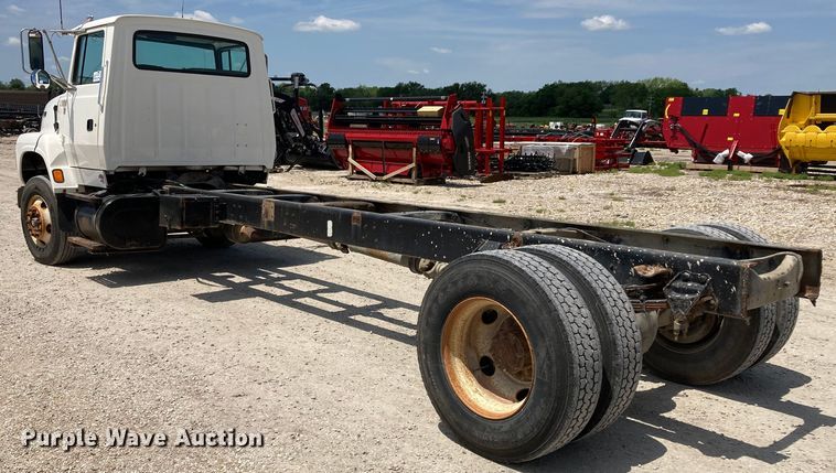 image for item DJ6163 1996 Ford LS8000  truck cab and chassis