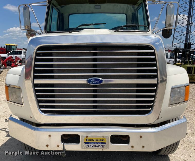 image for item DJ6163 1996 Ford LS8000  truck cab and chassis