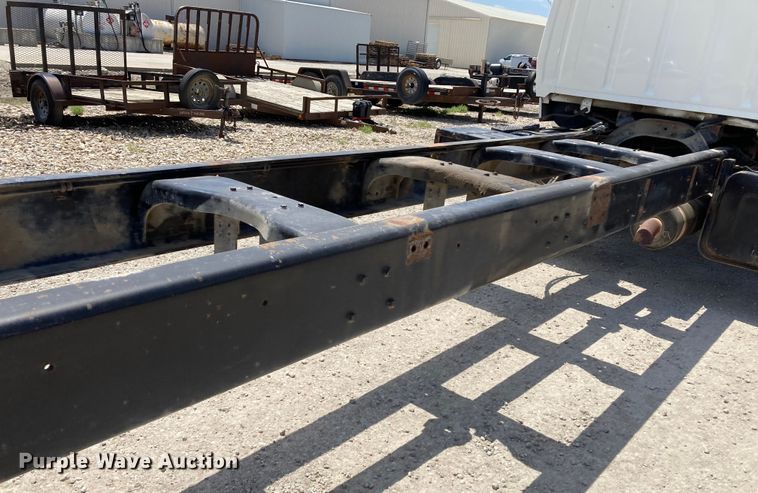 image for item DJ6163 1996 Ford LS8000  truck cab and chassis