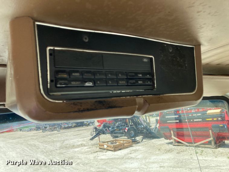 image for item DJ6163 1996 Ford LS8000  truck cab and chassis