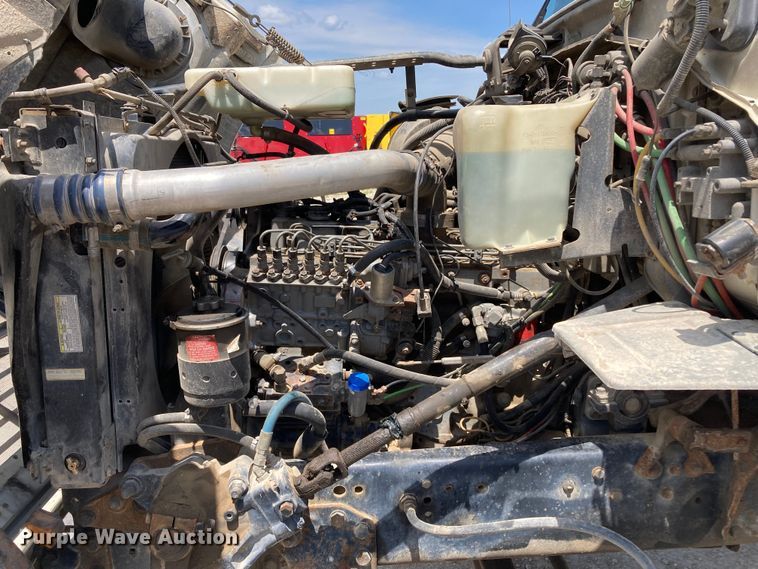 image for item DJ6163 1996 Ford LS8000  truck cab and chassis