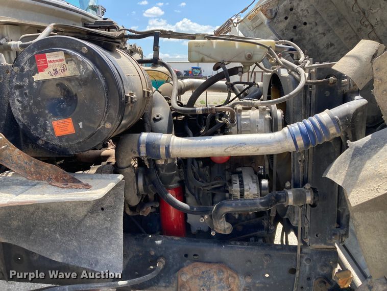 image for item DJ6163 1996 Ford LS8000  truck cab and chassis