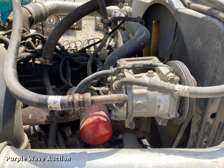 image for item DJ6163 1996 Ford LS8000  truck cab and chassis