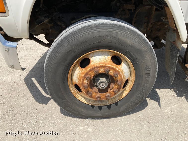 image for item DJ6163 1996 Ford LS8000  truck cab and chassis