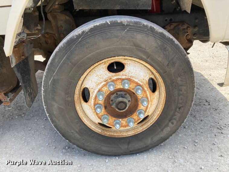 image for item DJ6163 1996 Ford LS8000  truck cab and chassis