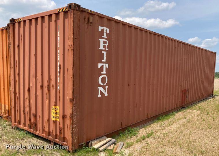 image for item DJ6165 2007 Triton  storage container