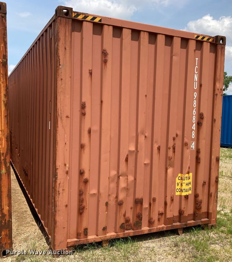 image for item DJ6165 2007 Triton  storage container