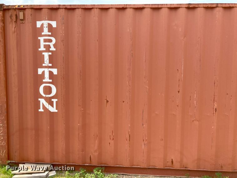 image for item DJ6165 2007 Triton  storage container