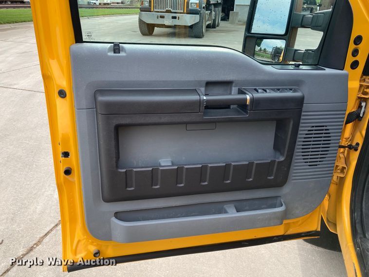 image for item DJ6166 2015 Ford F250 Super Duty  Crew Cab pickup truck