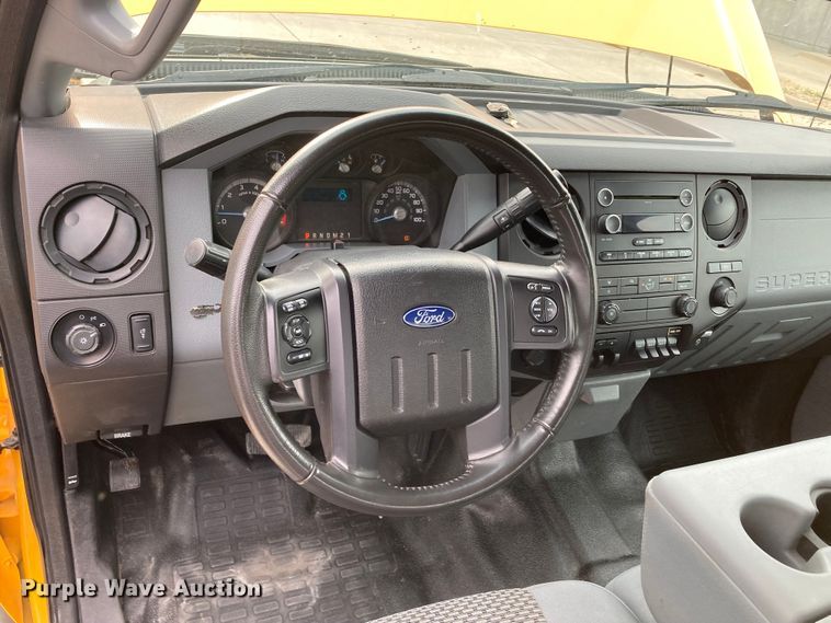 image for item DJ6166 2015 Ford F250 Super Duty  Crew Cab pickup truck