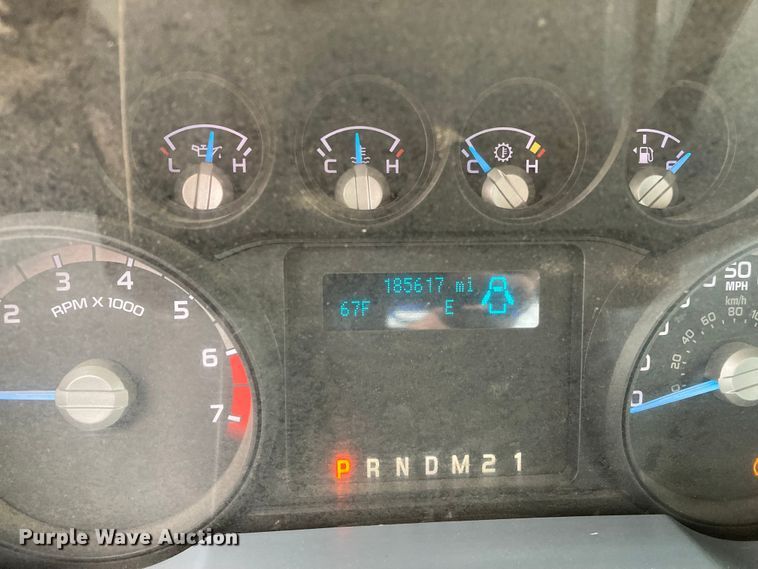 image for item DJ6166 2015 Ford F250 Super Duty  Crew Cab pickup truck