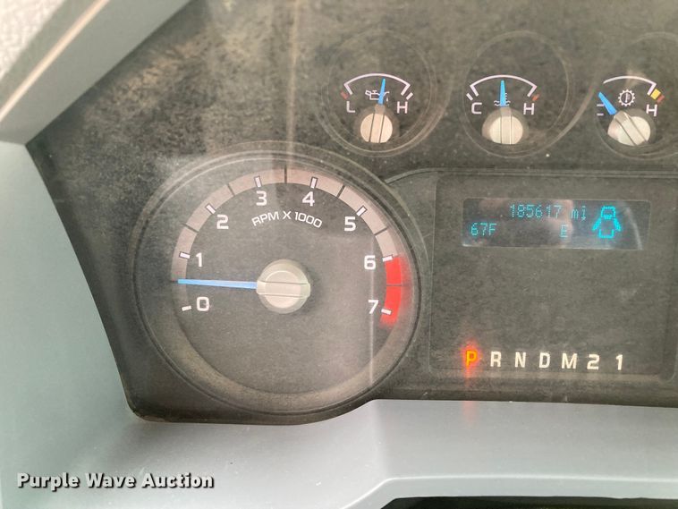 image for item DJ6166 2015 Ford F250 Super Duty  Crew Cab pickup truck