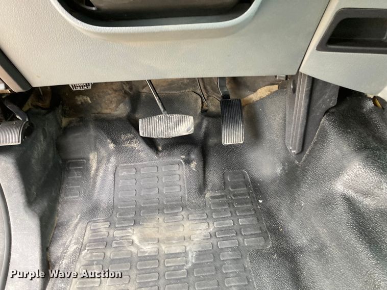 image for item DJ6166 2015 Ford F250 Super Duty  Crew Cab pickup truck