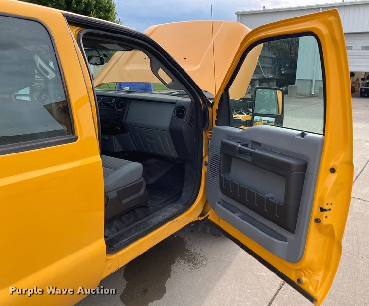 image for item DJ6166 2015 Ford F250 Super Duty  Crew Cab pickup truck