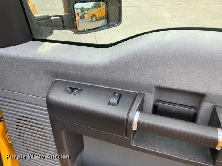 image for item DJ6166 2015 Ford F250 Super Duty  Crew Cab pickup truck