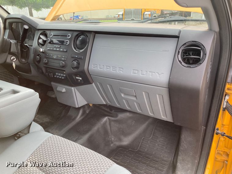 image for item DJ6166 2015 Ford F250 Super Duty  Crew Cab pickup truck