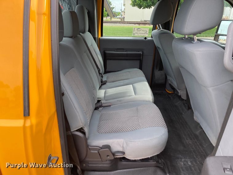 image for item DJ6166 2015 Ford F250 Super Duty  Crew Cab pickup truck