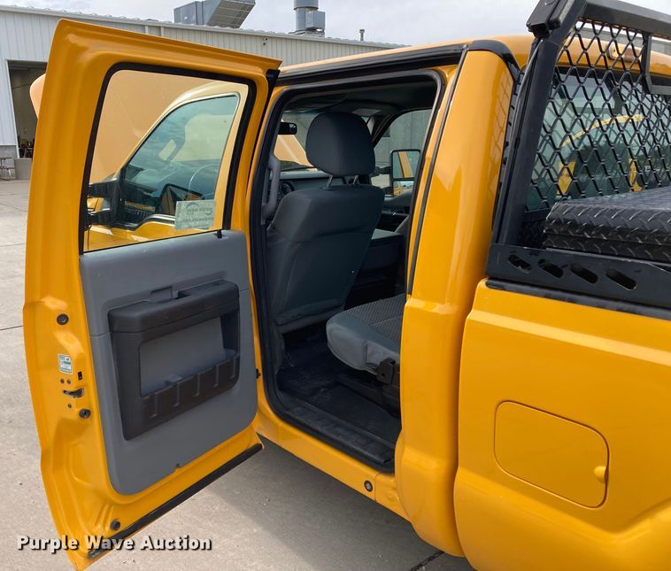 image for item DJ6166 2015 Ford F250 Super Duty  Crew Cab pickup truck