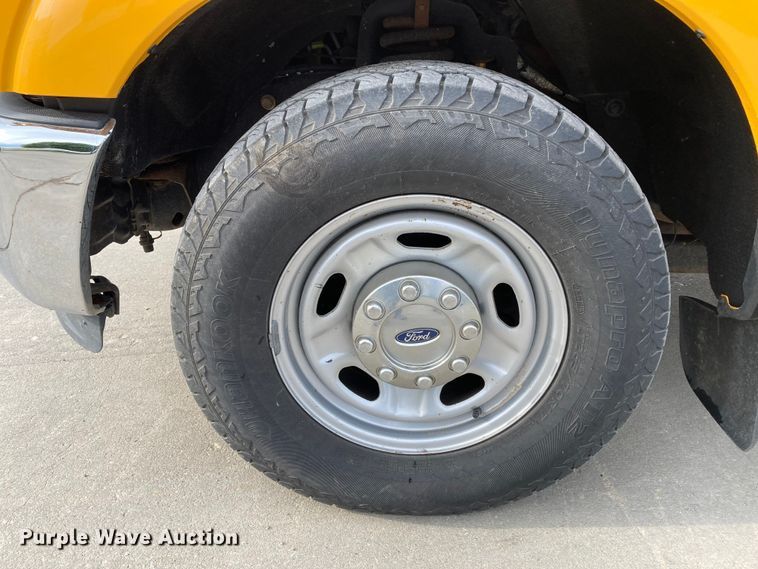 image for item DJ6166 2015 Ford F250 Super Duty  Crew Cab pickup truck