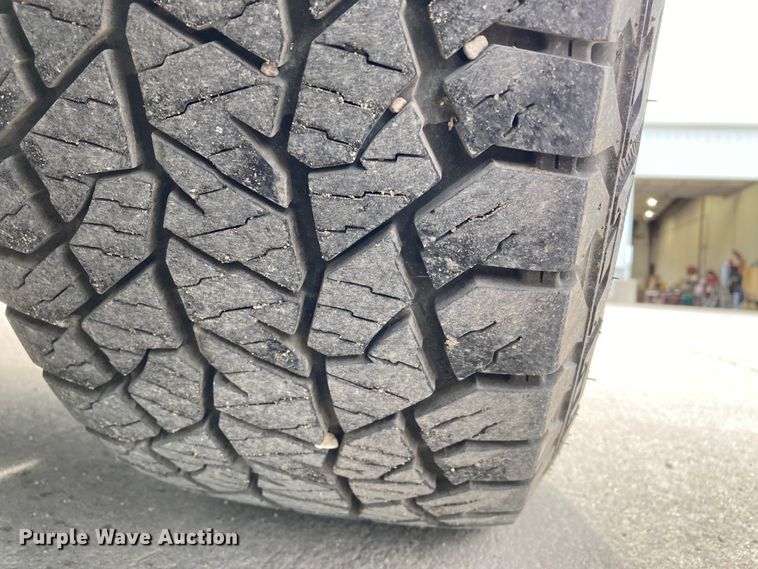 image for item DJ6166 2015 Ford F250 Super Duty  Crew Cab pickup truck