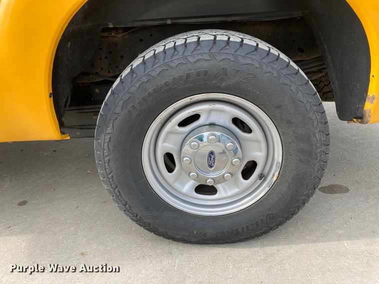 image for item DJ6166 2015 Ford F250 Super Duty  Crew Cab pickup truck