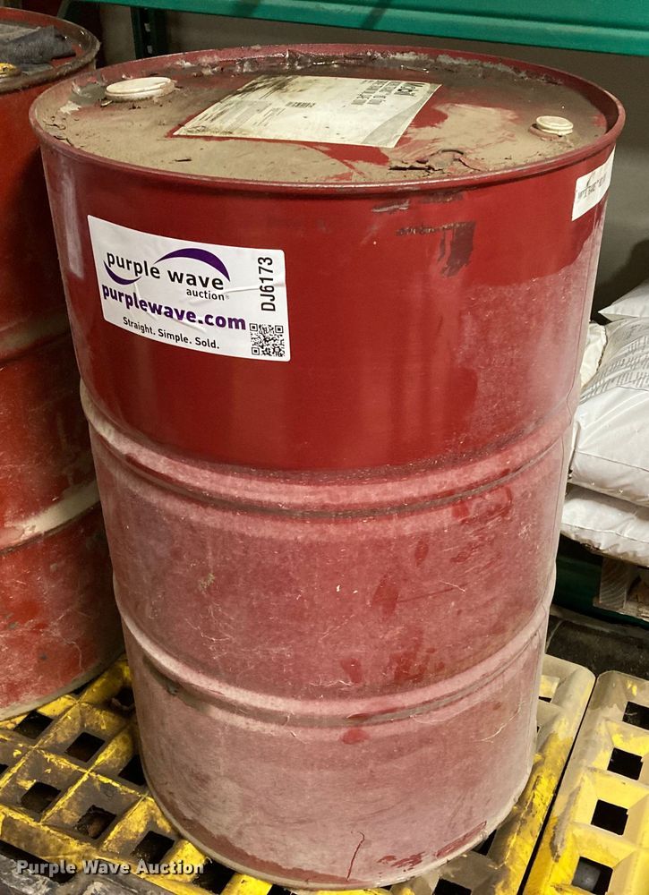 image for item DJ6173 55 gallons of Mobil HD10W drivetrain oil