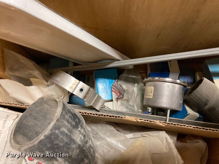 image for item DJ6174 Heavy truck parts