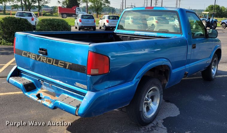 image for item DK1895 1995 Chevrolet S10 LS  pickup truck