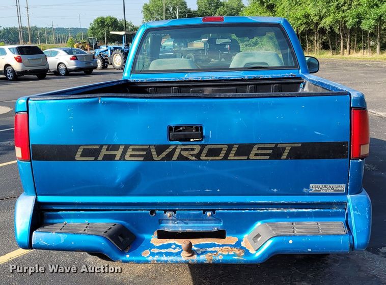 image for item DK1895 1995 Chevrolet S10 LS  pickup truck