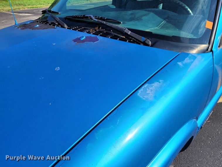 image for item DK1895 1995 Chevrolet S10 LS  pickup truck