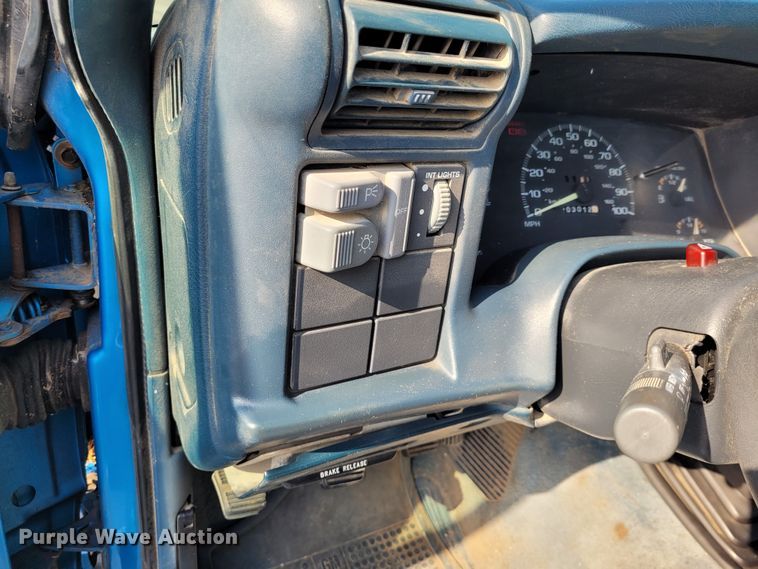 image for item DK1895 1995 Chevrolet S10 LS  pickup truck