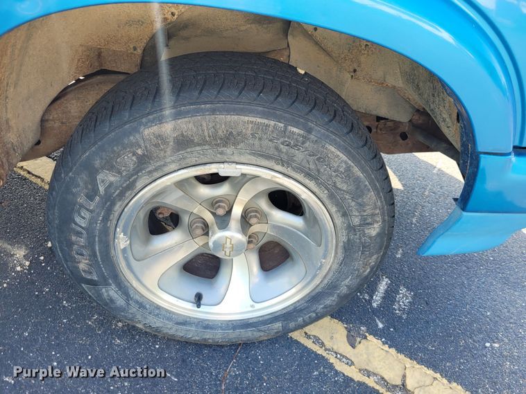 image for item DK1895 1995 Chevrolet S10 LS  pickup truck