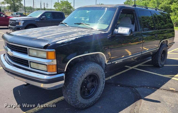 image for item DK1913 1995 Chevrolet Suburban K1500  SUV