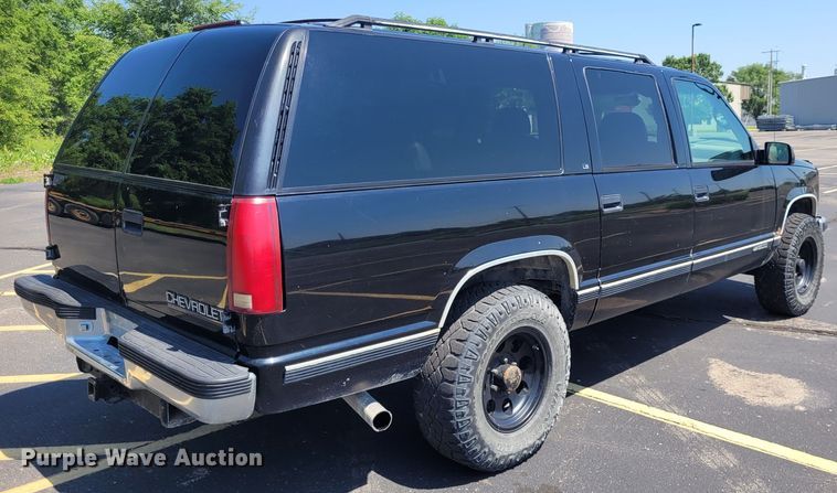 image for item DK1913 1995 Chevrolet Suburban K1500  SUV