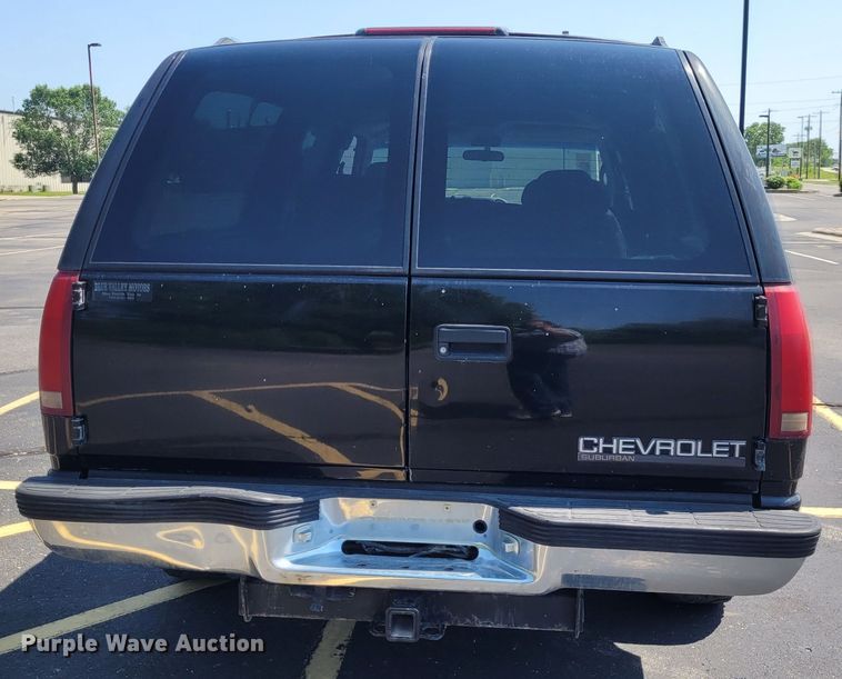 image for item DK1913 1995 Chevrolet Suburban K1500  SUV