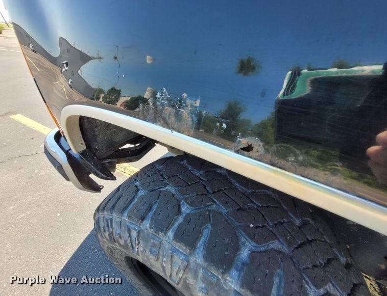 image for item DK1913 1995 Chevrolet Suburban K1500  SUV