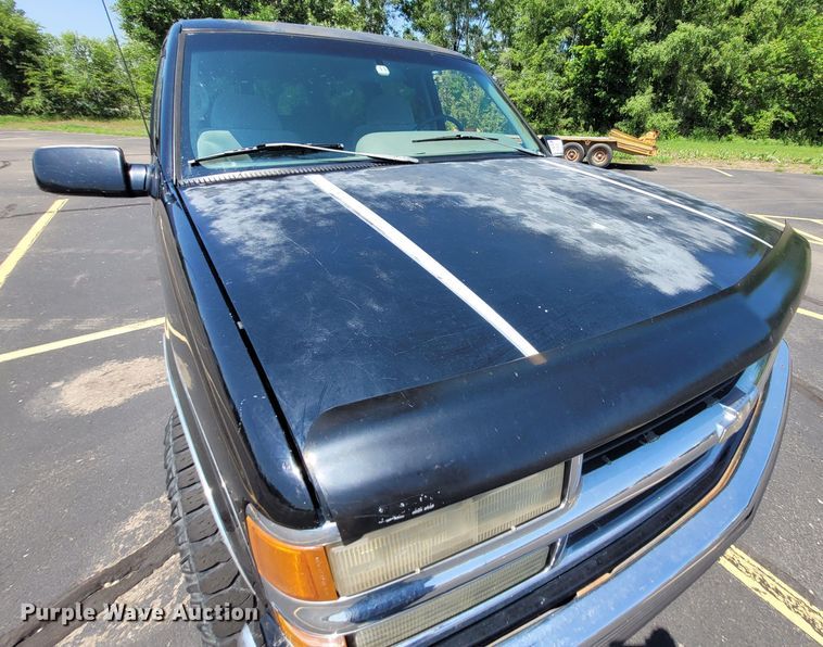 image for item DK1913 1995 Chevrolet Suburban K1500  SUV