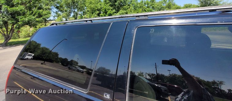 image for item DK1913 1995 Chevrolet Suburban K1500  SUV