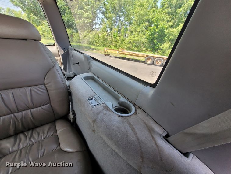 image for item DK1913 1995 Chevrolet Suburban K1500  SUV