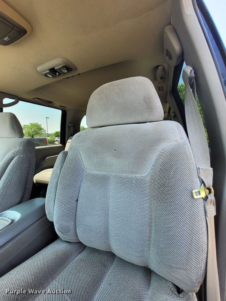 image for item DK1913 1995 Chevrolet Suburban K1500  SUV