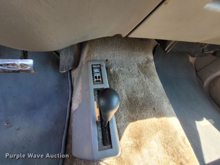 image for item DK1913 1995 Chevrolet Suburban K1500  SUV