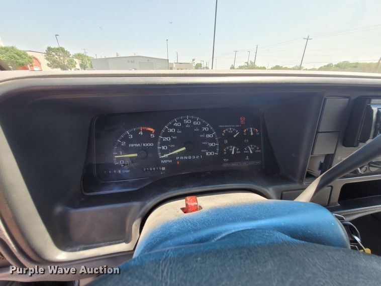 image for item DK1913 1995 Chevrolet Suburban K1500  SUV