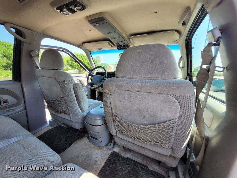 image for item DK1913 1995 Chevrolet Suburban K1500  SUV