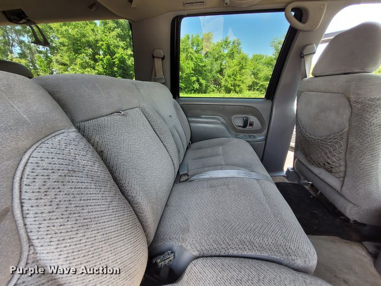 image for item DK1913 1995 Chevrolet Suburban K1500  SUV