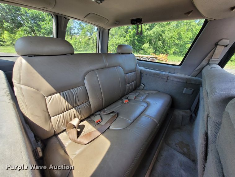 image for item DK1913 1995 Chevrolet Suburban K1500  SUV